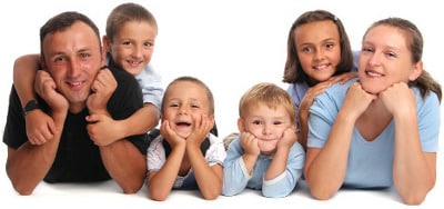Happiness family having many children Famille EPI